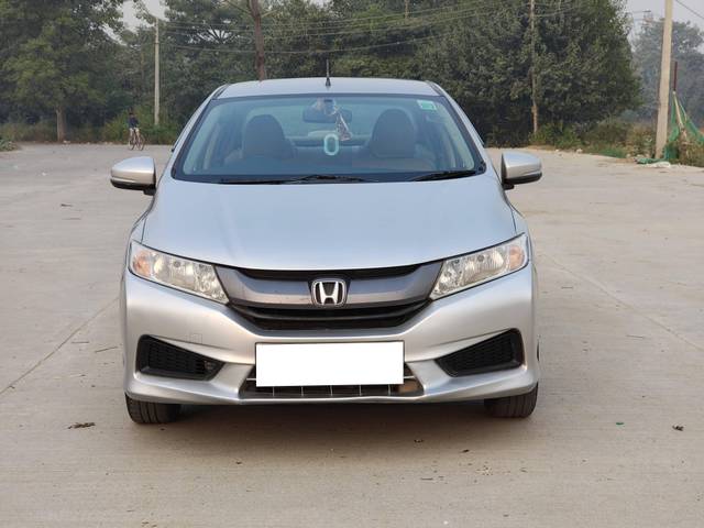 https://images10.gaadi.com/usedcar_image/4581327/original/processed_ca0113d79b9b8beb175892070529be61.jpg?imwidth=6400