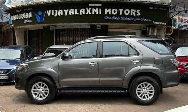 https://images10.gaadi.com/usedcar_image/4581330/original/processed_dc971a77-cb4d-4f9e-9230-b210e4605a7a.jpg?imwidth=6400