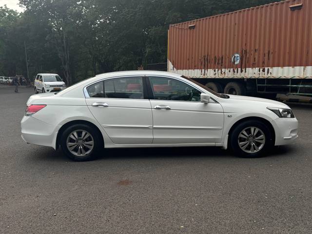 https://images10.gaadi.com/usedcar_image/4581332/original/processed_028427a4-1390-4b1a-ad7e-aef093f04e09.jpg?imwidth=6401