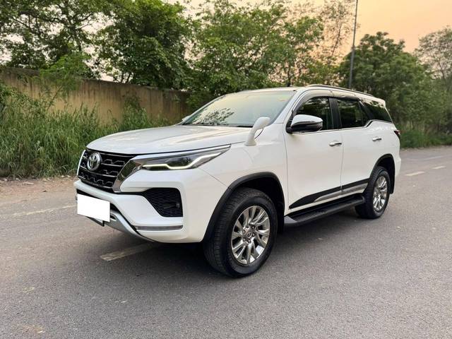 https://images10.gaadi.com/usedcar_image/4581334/original/processed_1640496725b9f9df50705e7497903f25.jpg?imwidth=6402