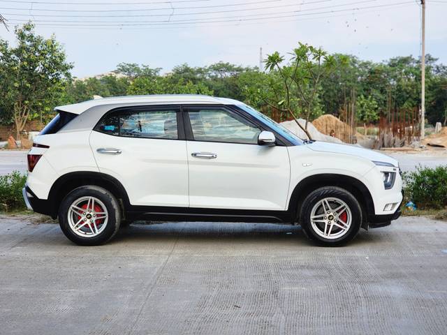 https://images10.gaadi.com/usedcar_image/4581344/original/872bd87d16032357515f85b093e28275.jpg?imwidth=6401