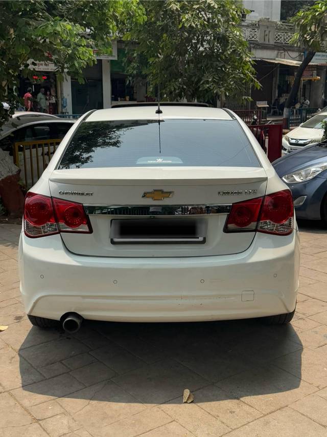 https://images10.gaadi.com/usedcar_image/4581350/original/processed_590009e1-ce06-46de-a8a8-a3b497c91540.jpg?imwidth=6401