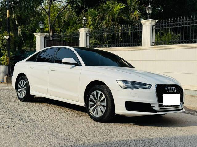 https://images10.gaadi.com/usedcar_image/4581351/original/processed_795550e1044964e32f2c381c0a2db868.jpg?imwidth=6400