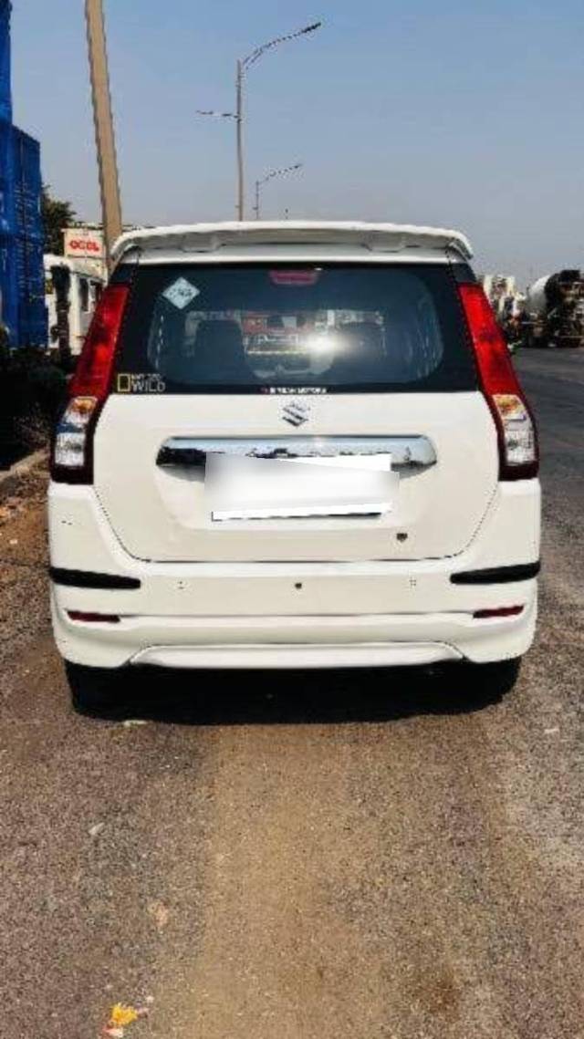 https://images10.gaadi.com/usedcar_image/4581353/original/processed_processed_processed_00e83043-2865-4cc3-b55e-b8ff7936acad.jpeg?imwidth=6400