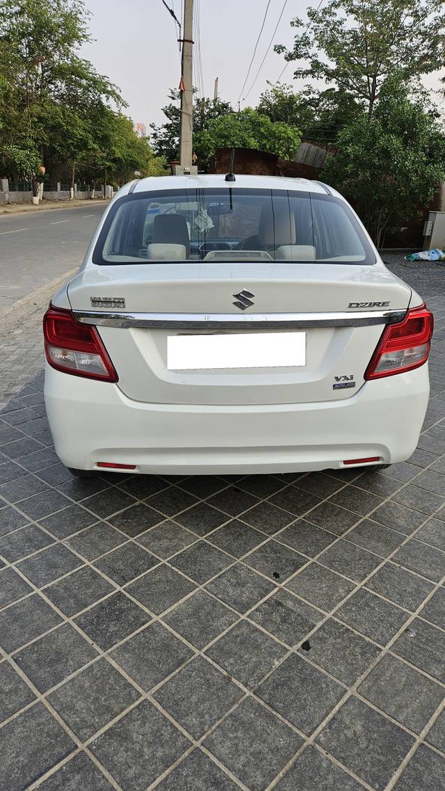 https://images10.gaadi.com/usedcar_image/4581354/original/processed_633d995f17c8c8a6d12862ff212c0429.jpg?imwidth=6402