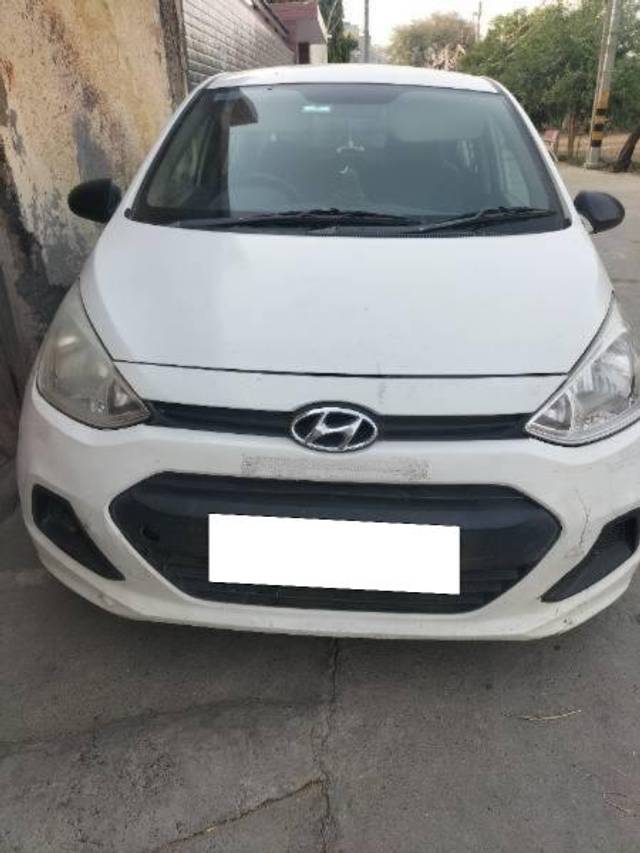 https://images10.gaadi.com/usedcar_image/4581364/original/processed_ad5514dd-4dbc-4c25-b900-783cc64ca54c.jpg?imwidth=6402