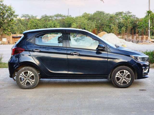 https://images10.gaadi.com/usedcar_image/4581366/original/a7bd3cc225c5cdd1aec18782ef1d42cf.jpg?imwidth=6401