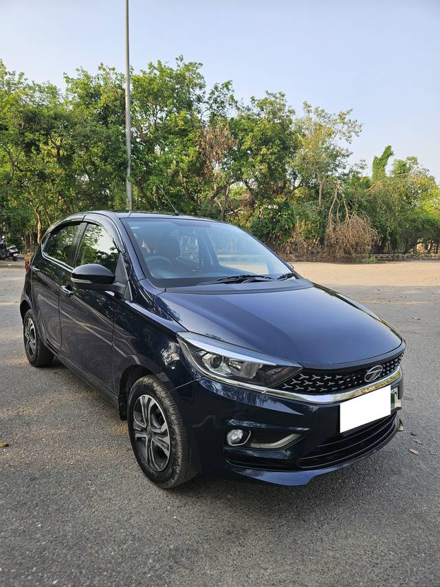 https://images10.gaadi.com/usedcar_image/4581366/original/processed_b5041a4e39ab49a45d751907f8f06cd0.jpg?imwidth=6400