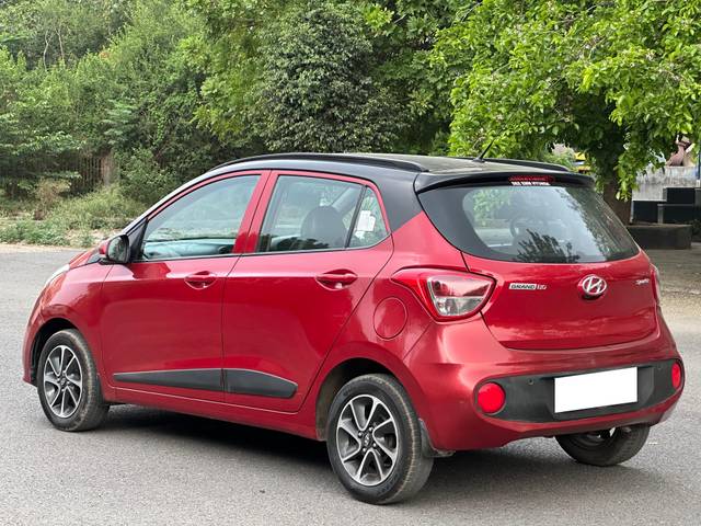 https://images10.gaadi.com/usedcar_image/4581373/original/processed_26bbd4f7e87cac2282d12c4c7fe89046.jpg?imwidth=6402
