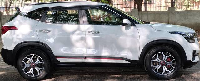 https://images10.gaadi.com/usedcar_image/4581375/original/processed_a1ce0207420457cef5704514e50850c1.jpg?imwidth=6401