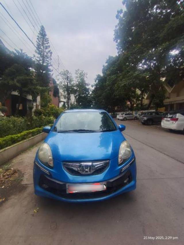 https://images10.gaadi.com/usedcar_image/4581376/original/processed_9ef4a868-cd00-4652-b30d-7b5258b152b1.jpg?imwidth=6400