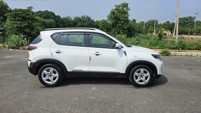 https://images10.gaadi.com/usedcar_image/4581386/original/processed_04d91e79dd9cc7cf28f71e22ead5ec76.jpg?imwidth=6401