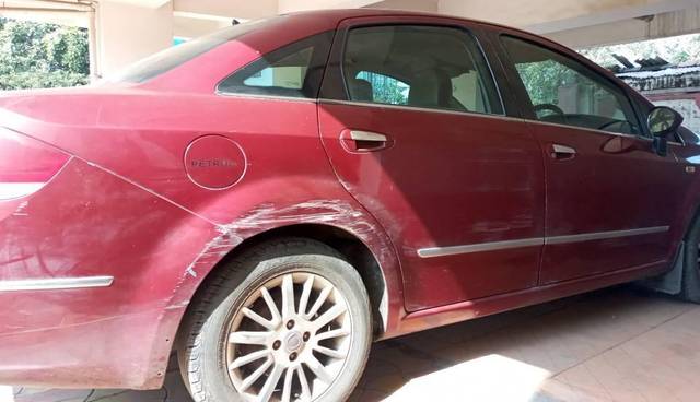 https://images10.gaadi.com/usedcar_image/4581460/original/processed_64044caa-93f4-4710-b3ba-1391d7bceaa5.jpg?imwidth=6402