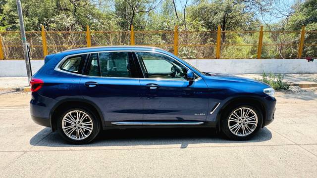 https://images10.gaadi.com/usedcar_image/4581461/original/processed_fe45a81c-d93b-4959-8a3e-af7ff94bb798.jpg?imwidth=6401