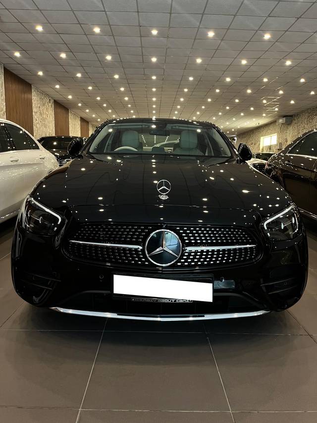 https://images10.gaadi.com/usedcar_image/4581468/original/processed_5bc190a2d42f2db8653abe287281f8f6.jpg?imwidth=6402