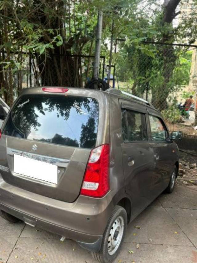 https://images10.gaadi.com/usedcar_image/4581471/original/processed_e6bf60e9-a40b-429d-b553-4ccf82a828cd.jpg?imwidth=6401