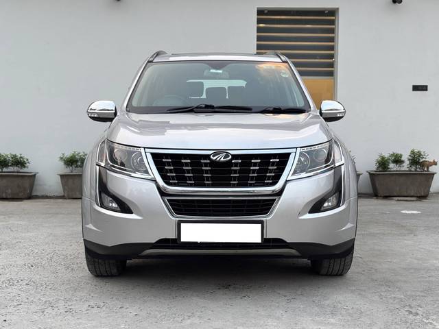 https://images10.gaadi.com/usedcar_image/4581478/original/processed_1bf33120b86e1861ebd03a70219b80ff.jpg?imwidth=6402
