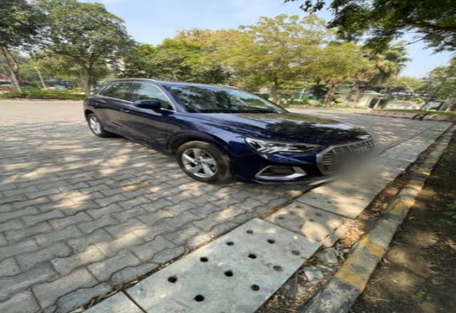 https://images10.gaadi.com/usedcar_image/4581483/original/d8819bb2-4ea2-4607-aab2-4d017853ba22.?imwidth=6401