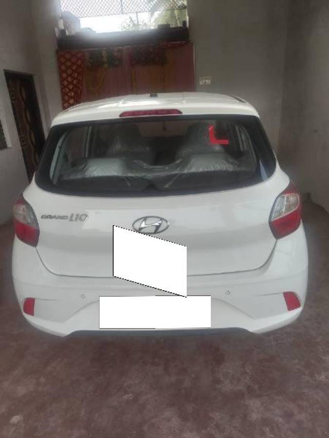 https://images10.gaadi.com/usedcar_image/4581484/original/processed_72fb76af-09e5-4bcb-9d45-cd047358095c.jpg?imwidth=6401