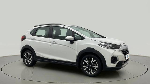 https://images10.gaadi.com/usedcar_image/4581488/original/7da5430bc856abff4a58a9afe3e6af49.jpg?imwidth=6400