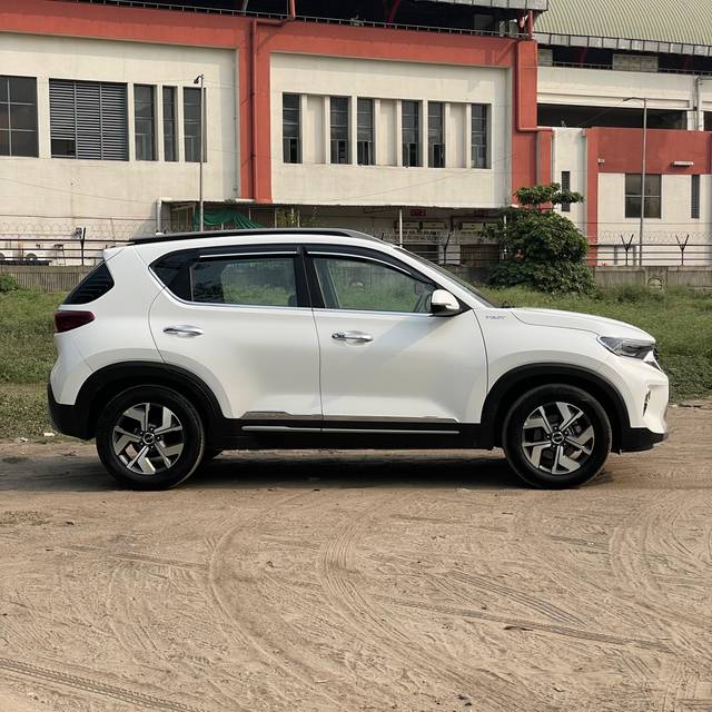 https://images10.gaadi.com/usedcar_image/4581498/original/b8f995b971ec9dd6d79547b866c5de25.jpg?imwidth=6401