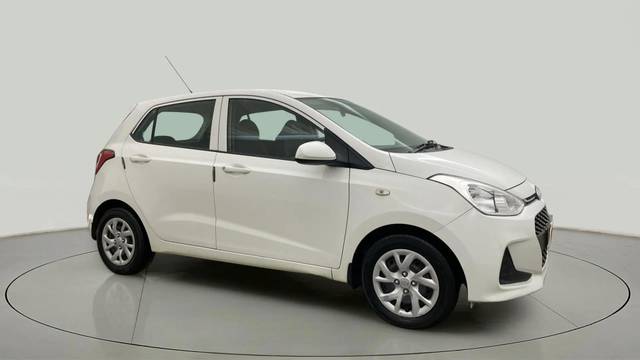 https://images10.gaadi.com/usedcar_image/4581500/original/39fe31cc67d8860d1363d52da5b7e430.jpg?imwidth=6400