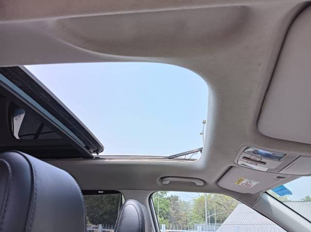 https://images10.gaadi.com/usedcar_image/4581505/original/76e812ef4ab6737d2672190da00d4c5c.jpg?imwidth=6402