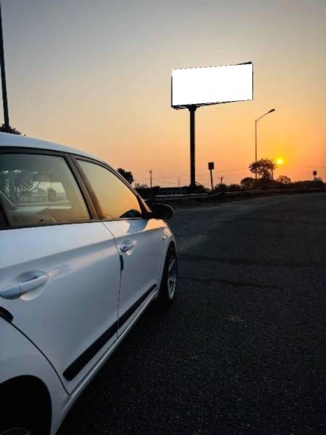 https://images10.gaadi.com/usedcar_image/4581506/original/processed_3d1c352c-61fd-492d-99a4-fd01ffd44deb.jpeg?imwidth=6401