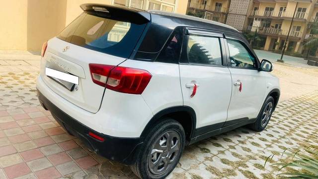 https://images10.gaadi.com/usedcar_image/4581517/original/processed_2ad862b4d24513bee2c7f2d16ae807e3.jpg?imwidth=6402