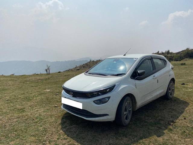 https://images10.gaadi.com/usedcar_image/4581533/original/processed_e2a0ccd8-66f6-47b2-b8da-f2b3de470eb5.jpg?imwidth=6402
