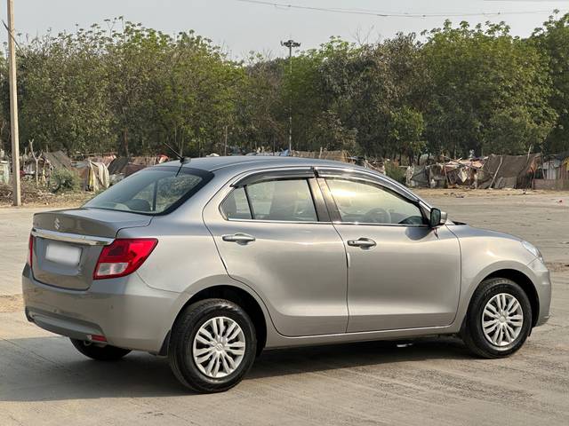 https://images10.gaadi.com/usedcar_image/4581552/original/processed_a7f3cf80b0fe3a88c260724380a89a74.jpg?imwidth=6402