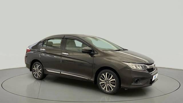 https://images10.gaadi.com/usedcar_image/4581553/original/62ab2e6b28dd0572c5787c6ee8296d0a.jpg?imwidth=6400