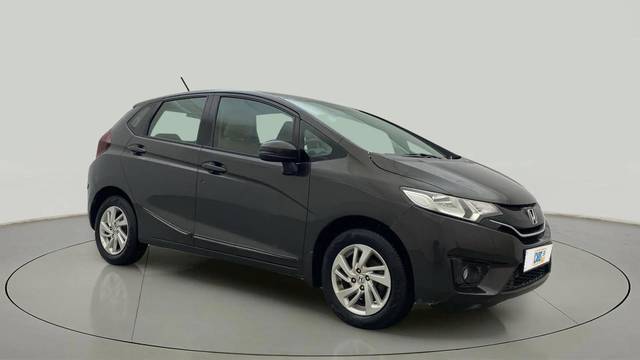 https://images10.gaadi.com/usedcar_image/4581579/original/494288e90a39e5c2132ff5cf4d37cc2f.jpg?imwidth=6400