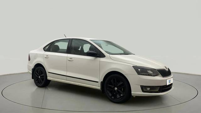 https://images10.gaadi.com/usedcar_image/4581584/original/862dd6c25a84e865fa1a5d7988579cea.jpg?imwidth=6400