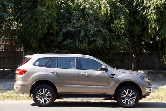 https://images10.gaadi.com/usedcar_image/4581586/original/c71aa7a7daa75d4b4776fe7575d369c6.jpg?imwidth=6401
