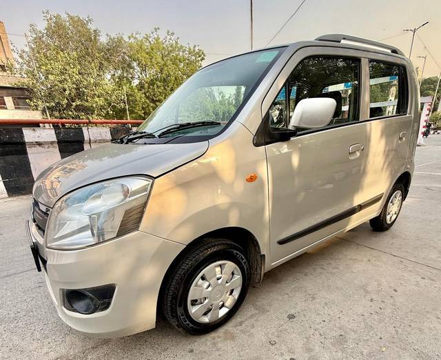 https://images10.gaadi.com/usedcar_image/4581602/original/processed_513175ec22c6dd61c82fee0485a483b5.jpg?imwidth=6400