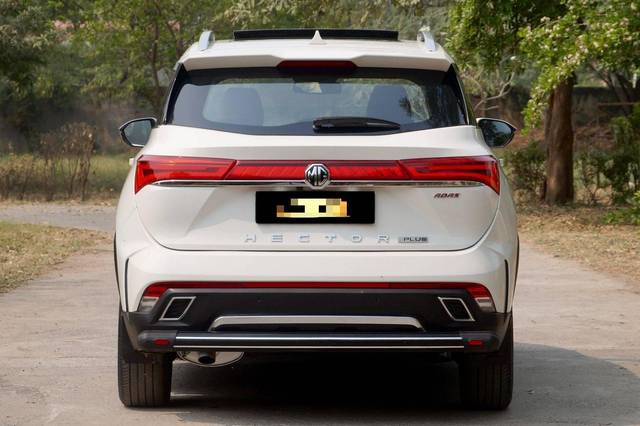 https://images10.gaadi.com/usedcar_image/4581604/original/processed_65e88776eb0d06fedd5467c54cdd545b.jpg?imwidth=6402