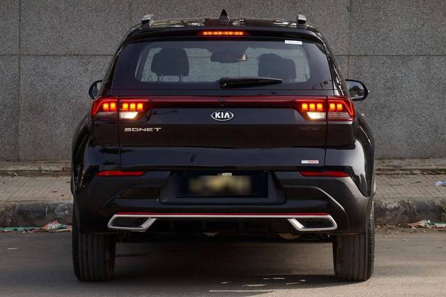https://images10.gaadi.com/usedcar_image/4581607/original/processed_b8f8ccd27b87b061b4162e94c4a35bac.jpg?imwidth=6402
