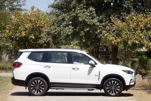 https://images10.gaadi.com/usedcar_image/4581610/original/9ebd582119da6162ef286a83aa5d58a8.jpg?imwidth=6401
