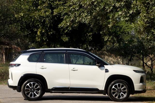 https://images10.gaadi.com/usedcar_image/4581618/original/23f23113e8b40dfee9aaf4b2746d862f.jpg?imwidth=6401