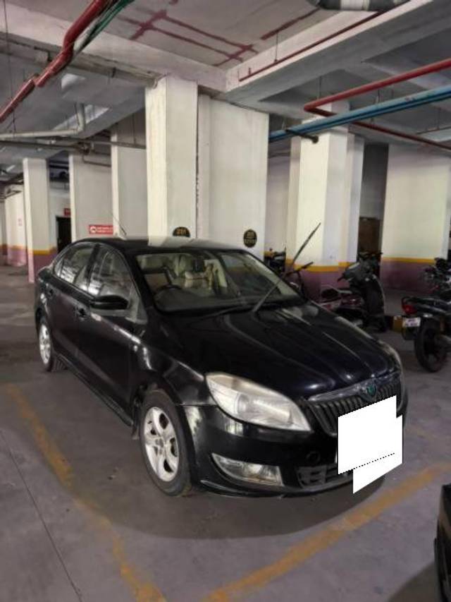 https://images10.gaadi.com/usedcar_image/4581641/original/processed_568bcd62-939d-462e-8641-38b807376c87.jpg?imwidth=6400