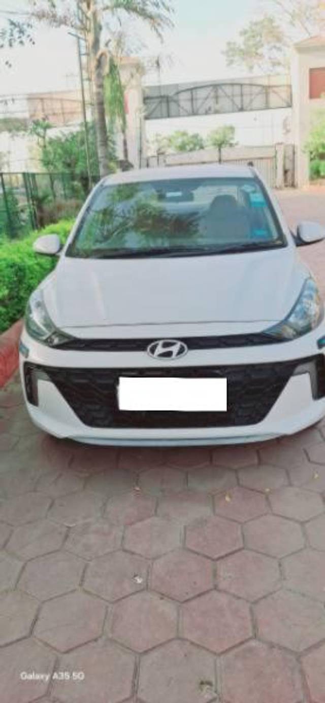 https://images10.gaadi.com/usedcar_image/4581680/original/processed_243081bc-be84-4618-bf1a-35668c5f93df.jpg?imwidth=6400
