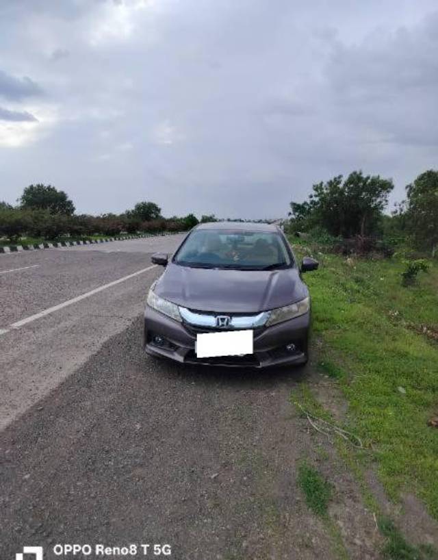 https://images10.gaadi.com/usedcar_image/4581681/original/processed_5368d2f3-c3e2-4eeb-8692-47259babd2aa.jpg?imwidth=6402