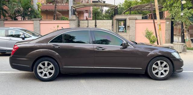 https://images10.gaadi.com/usedcar_image/4581744/original/processed_0d9b73a669a8f2228d0d61786aa6754d.jpg?imwidth=6401