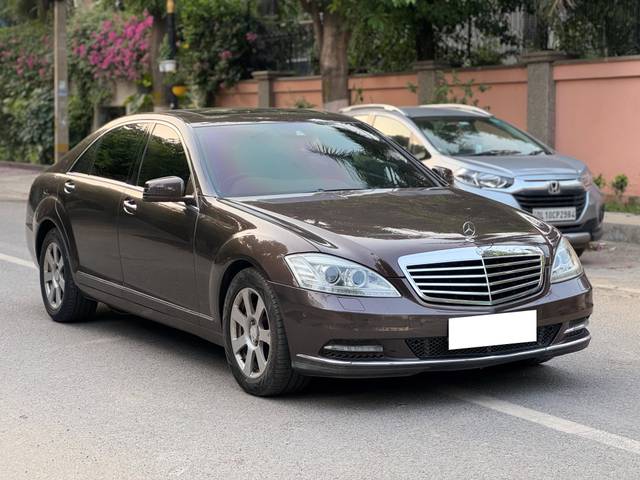 https://images10.gaadi.com/usedcar_image/4581744/original/processed_fdc9954d6c60444a9ea42dcbfcaace2d.jpg?imwidth=6400