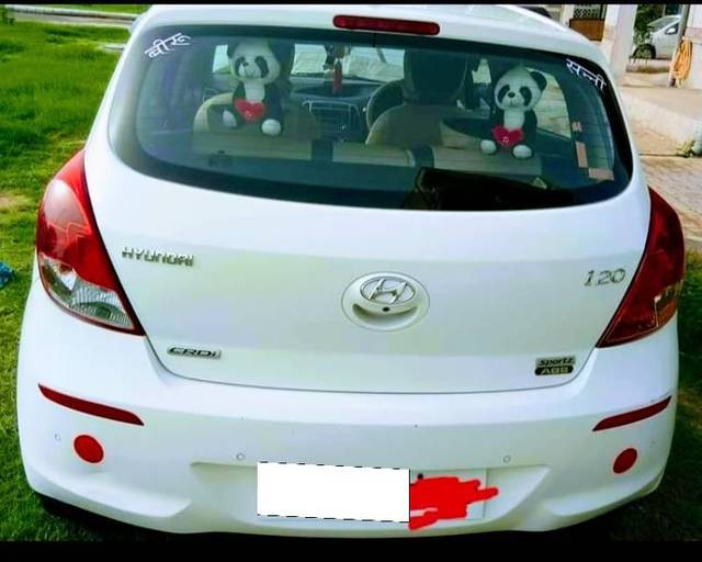 https://images10.gaadi.com/usedcar_image/4581751/original/processed_63c7b8a5-7c7d-43c7-86c9-343b0da71b36.jpg?imwidth=6400
