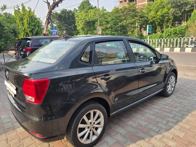 https://images10.gaadi.com/usedcar_image/4581757/original/processed_50c4686052d03ffb3b97a74809156c74.jpg?imwidth=6401