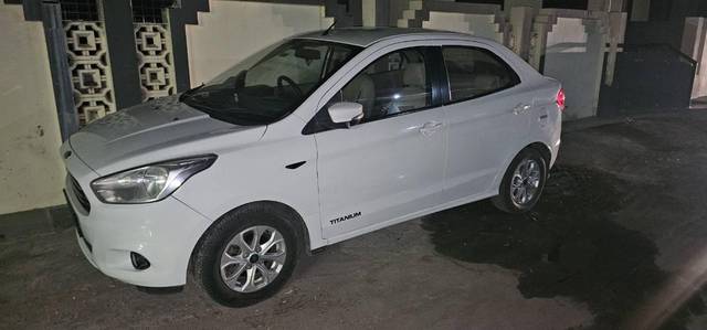 https://images10.gaadi.com/usedcar_image/4581760/original/processed_95b21f8d-b1b9-4563-ae2d-b6e21b97f76d.jpg?imwidth=6400