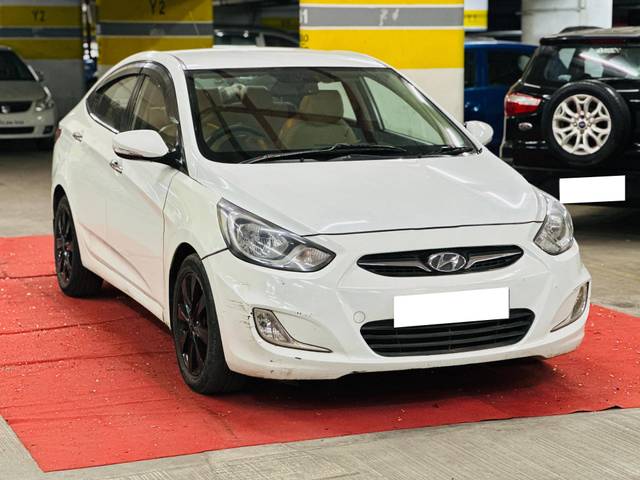 https://images10.gaadi.com/usedcar_image/4581762/original/processed_e3e00123614f1c99217a6f25f232e4ad.jpg?imwidth=6400