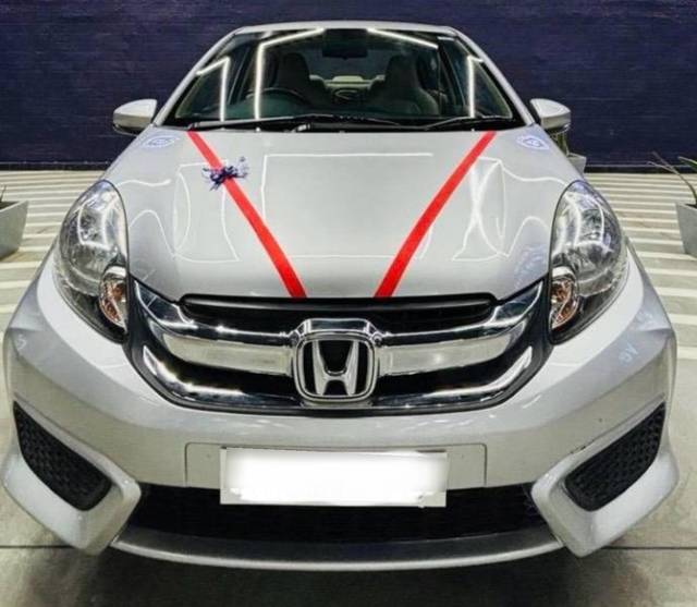 https://images10.gaadi.com/usedcar_image/4581763/original/processed_02e9fda1-e419-4ea5-a280-7a2e56abdde8.jpeg?imwidth=6402